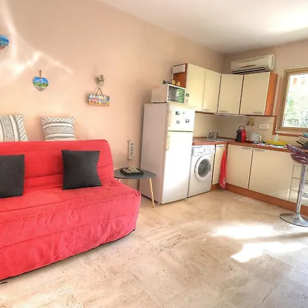 Charming Air-conditioned Studio 'le Cap D'ambre' With Parking Apartmán