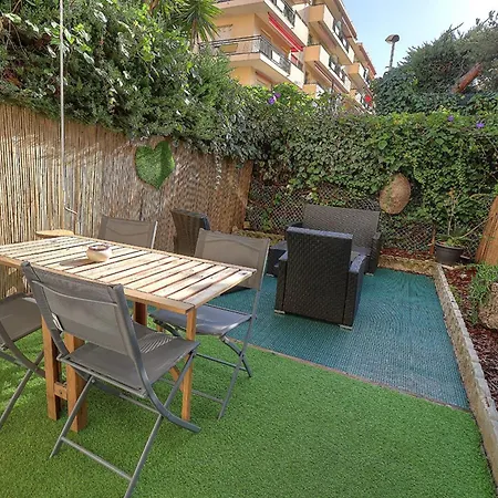 Apartman Charming Air-conditioned Studio 'le Cap D'ambre' With Parking